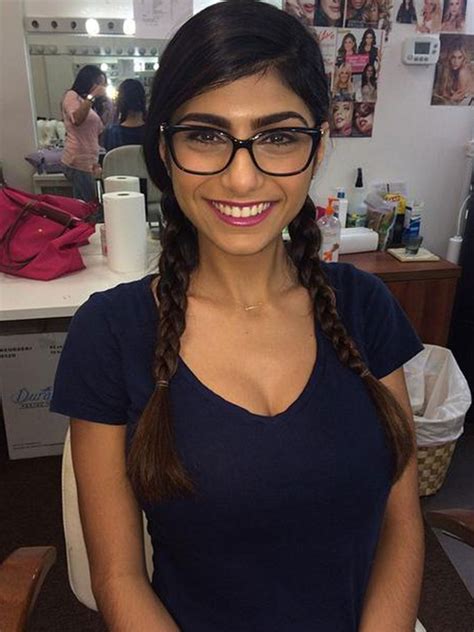 porno mia kalifa|Mia Khalifa Porn Videos 